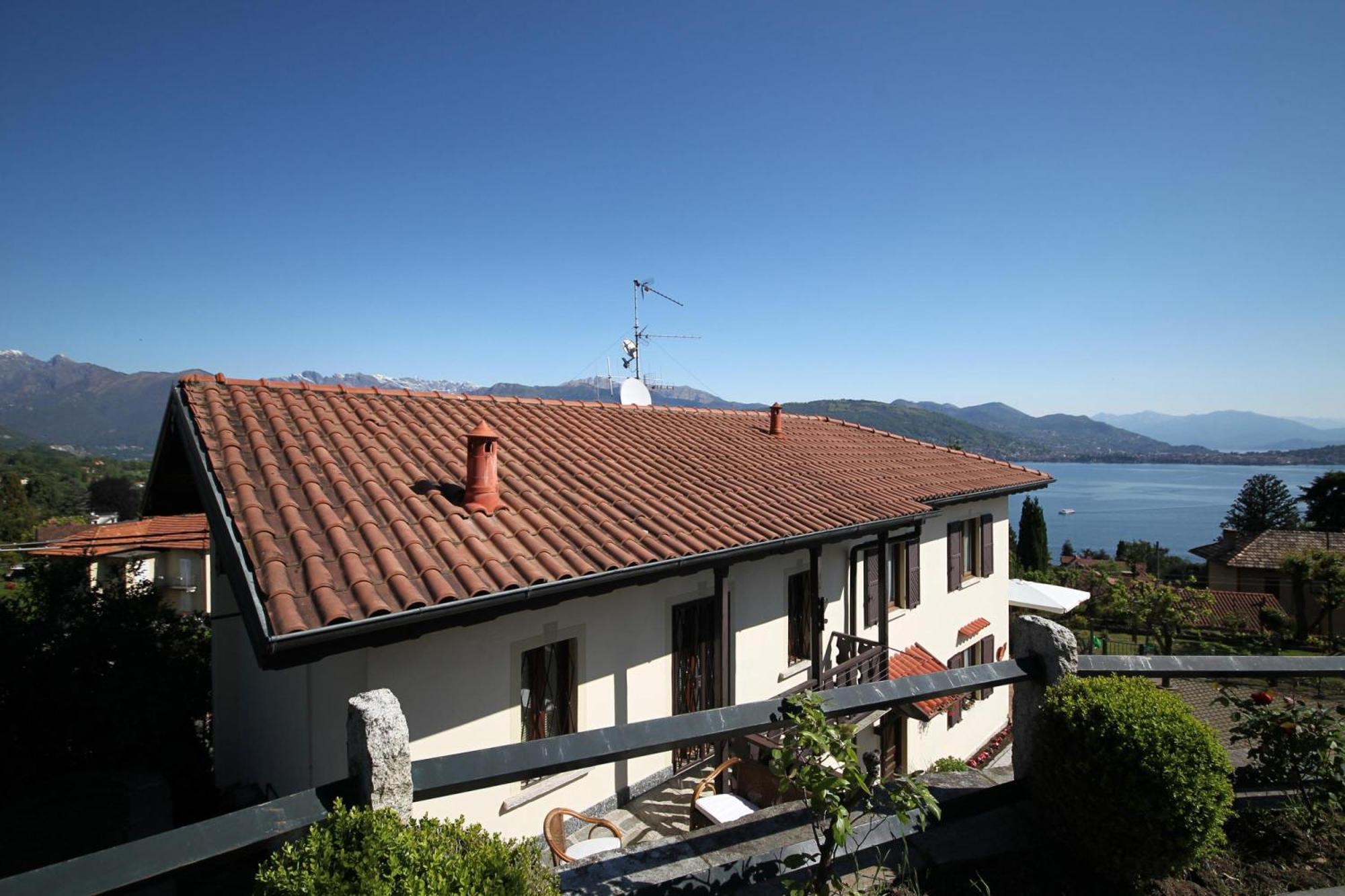 The Cottage On The Lake - Happy Rentals Baveno Dış mekan fotoğraf